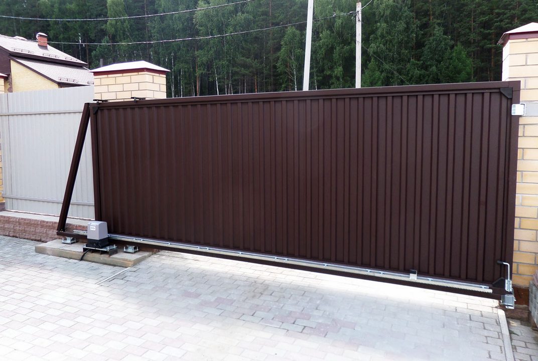 Автоматические ворота из профнастила